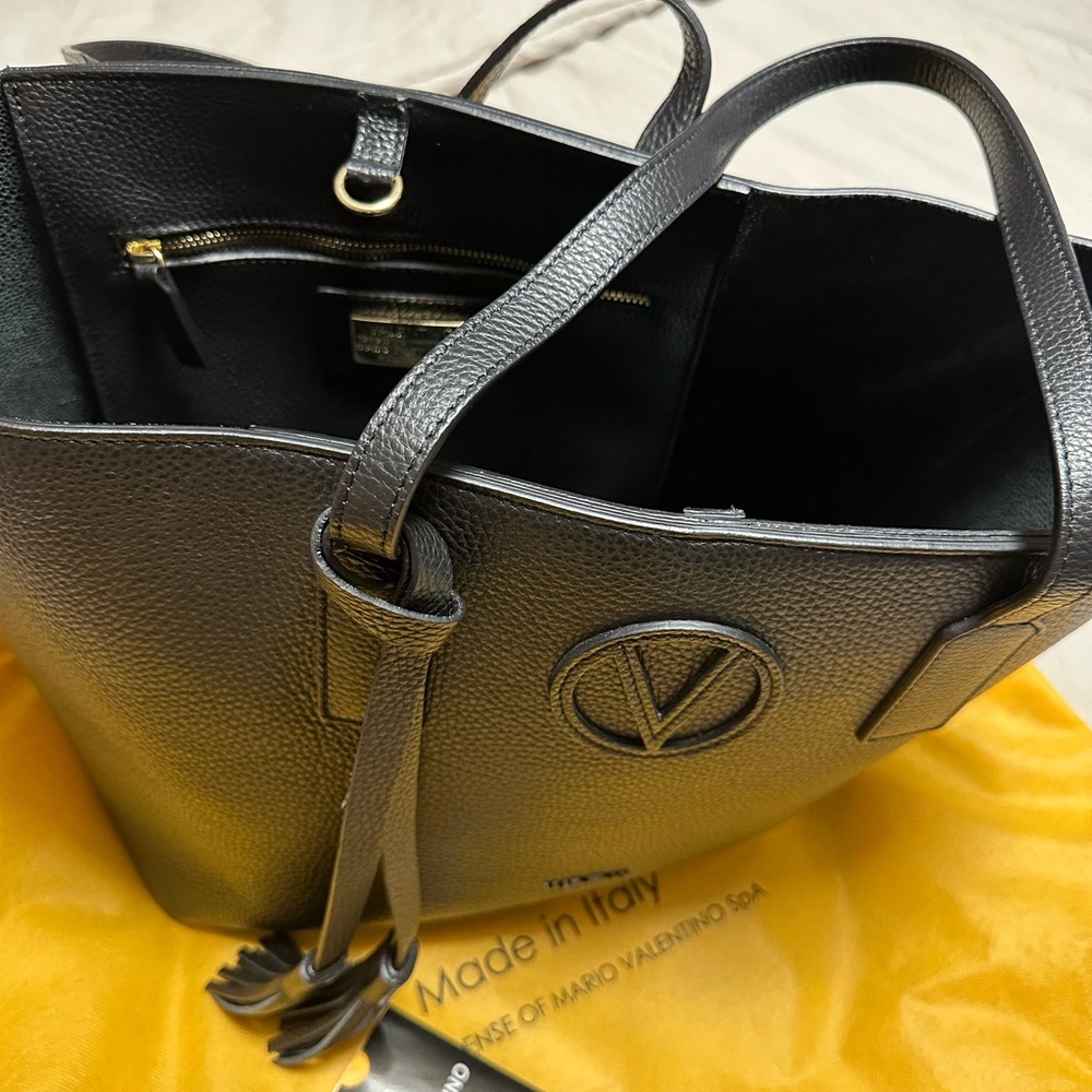 Mario Valentino tote bag measurements are 19 x 11 bottom 14 inches wide - Picture 6 of 11